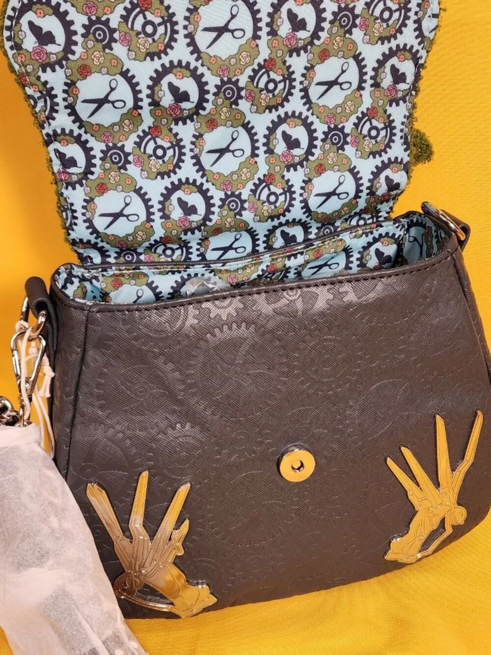 Loungefly Edward Scissorhands Sherpa Topiary Floral Horror Movie Crossbody Bag - Picture 11 of 12